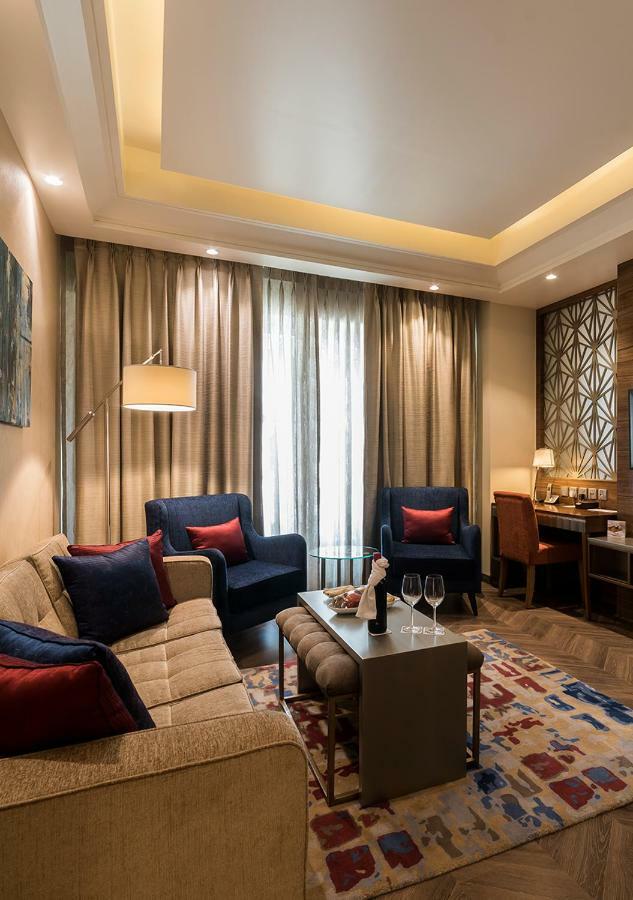 Ramada Gurgaon Central Exterior foto